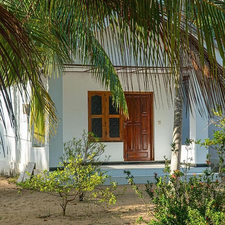 Surf & Yoga Arugam Bay Hotel Buitenkant foto