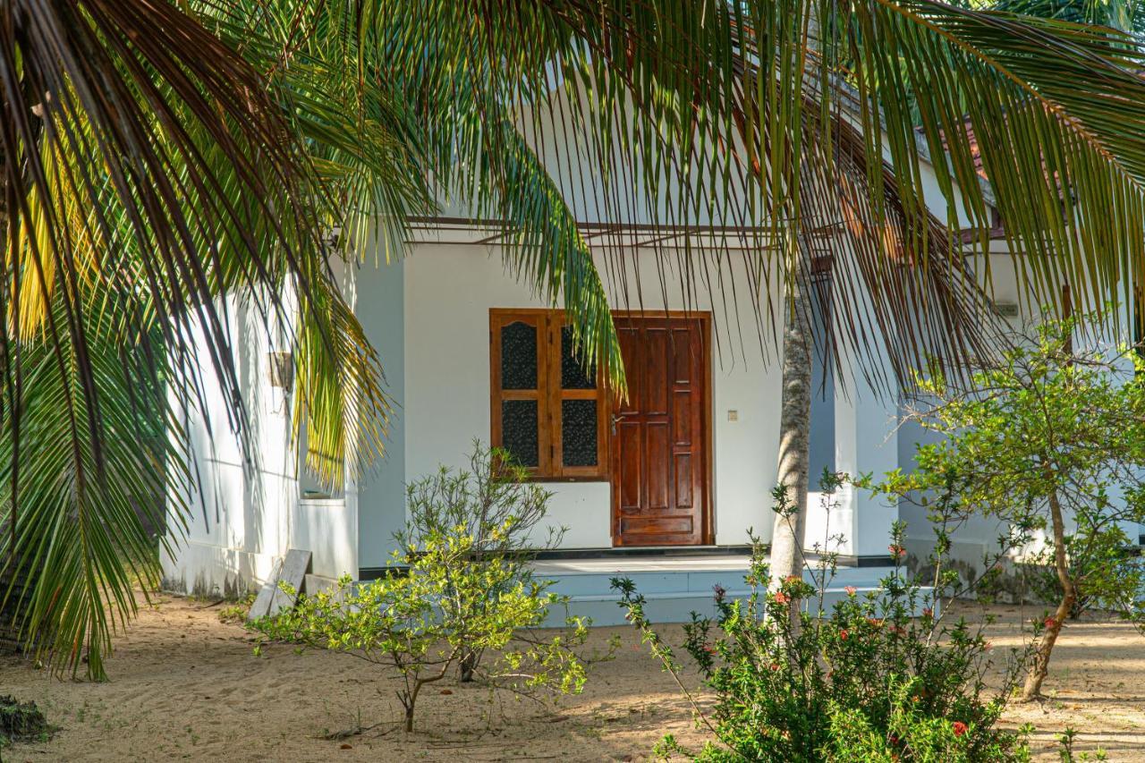 Surf & Yoga Arugam Bay Hotel Buitenkant foto