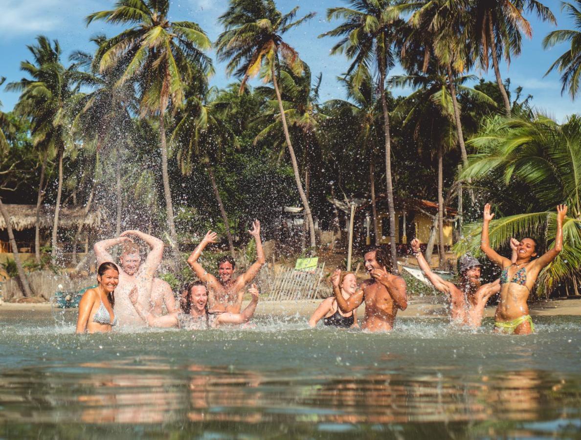 Surf & Yoga Arugam Bay Hotel Buitenkant foto
